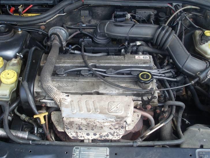 Ford Escort.1.8i 16v sport. billede 11