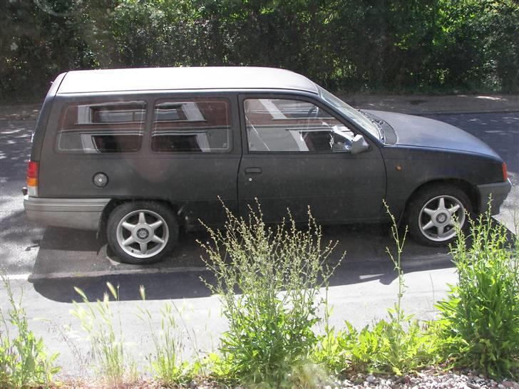 Opel kadett caravan - flere billeder kommer billede 1