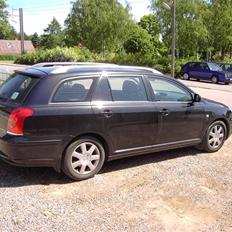 Toyota Avensis 2,0 NU TILSALG