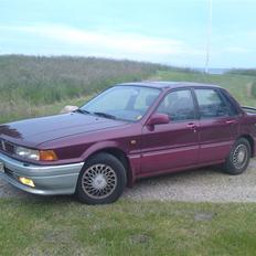 Mitsubishi Galant