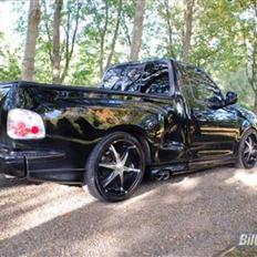 Ford f150 svt lightning