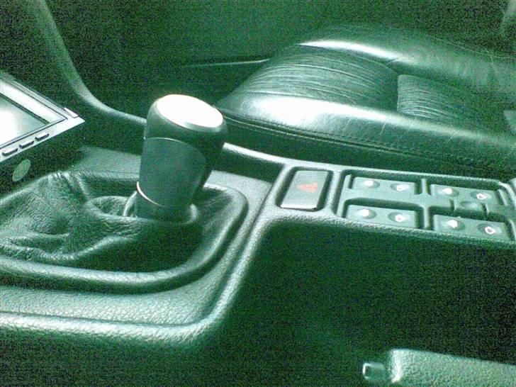 BMW E34 SOLGT - Den lille søde BMW Performance shortshift gearknop, med justerbar shortshift. billede 2