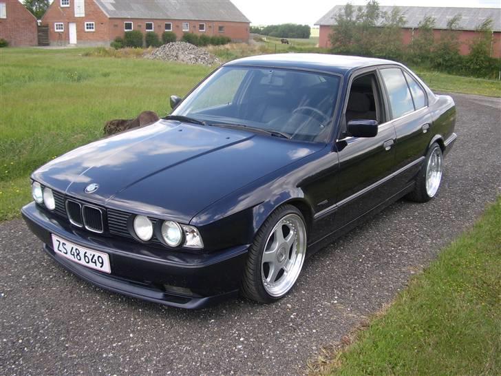 BMW E34 525i - Solgt - Nu med de nye Keskin KT1 fælge. 8,5" brede i for og 10" i bag. billede 7