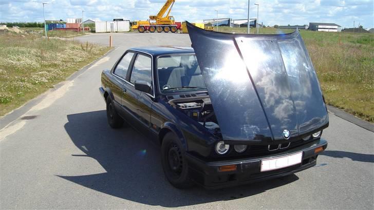 BMW E30 318i ( SOLGT ) billede 1