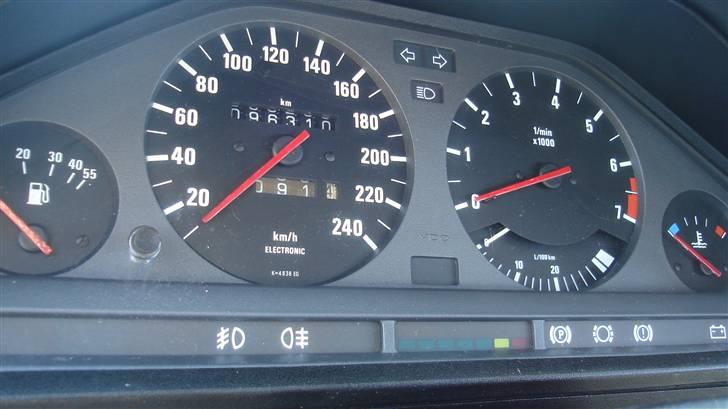 BMW E30 318i ( SOLGT ) billede 7