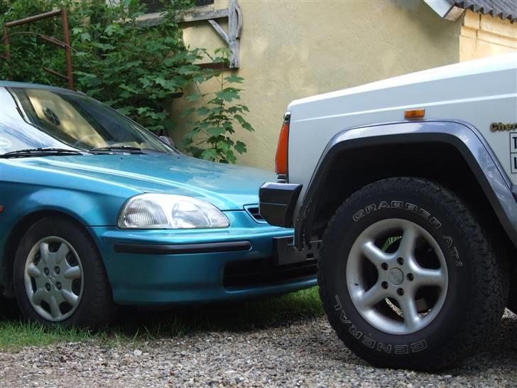 Jeep cherokee solgt  - sammen med skovgaard´s Honda Civic . . . " pas på eller jeg køre hen over dig "  billede 16