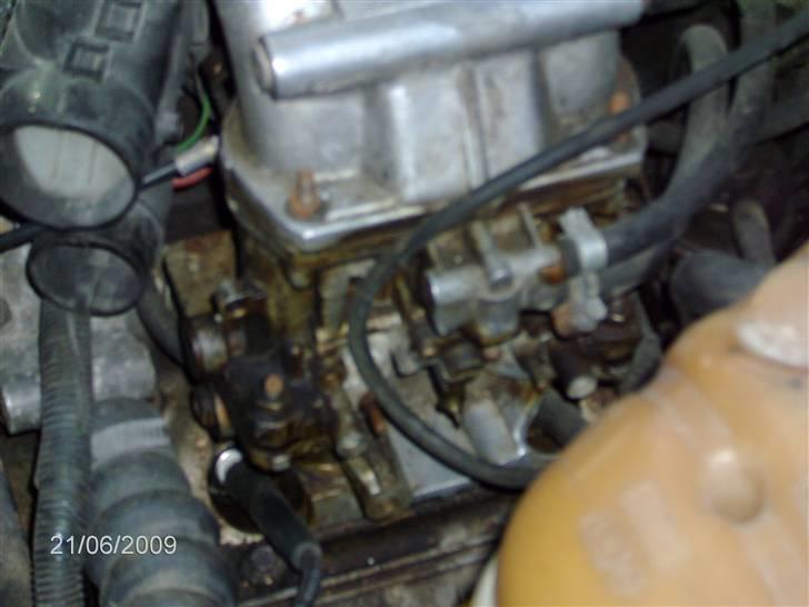 Alfa Romeo 33 1.5 +4WD soldt - ikke nemt at se men double weber card billede 8