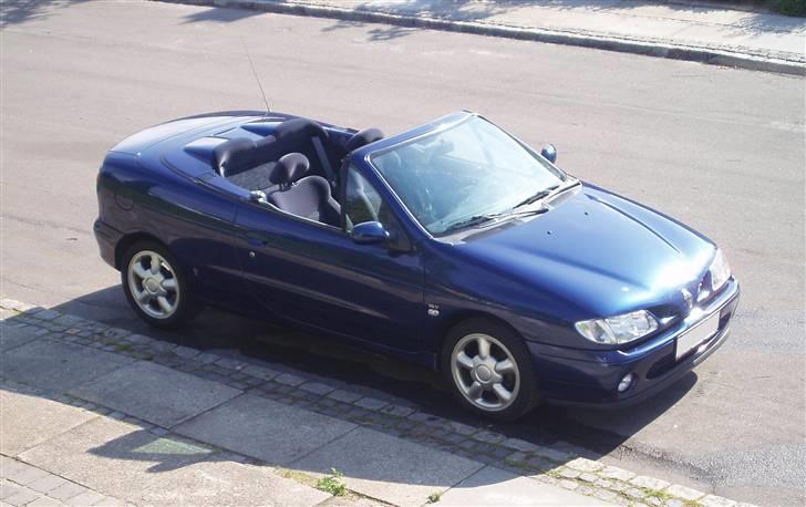 Renault Mégane 2,0 Cab | Solgt | - Frisk nypoleret i dejligt solskinsvejr billede 1