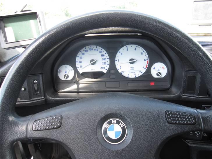 BMW 518I (SOLGT) billede 16
