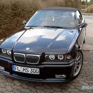 BMW 328i Cabrio 