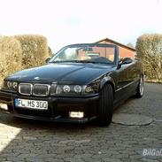 BMW 328i Cabrio 