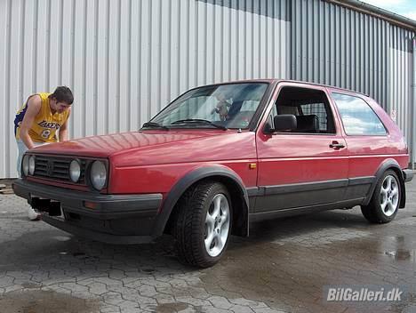 VW 1.6 D *DØD* - Set fra venstre side + mig.. billede 2