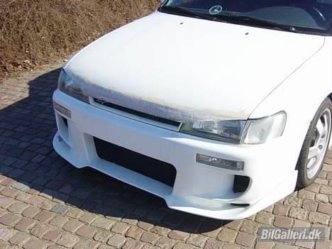Toyota corolla 1,3 turbo. - Håber at glasfiber holder bedre end polyester-spardel... ;-) billede 5