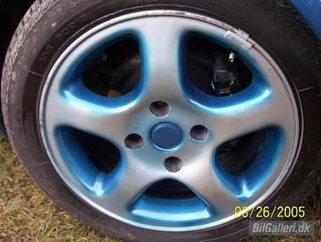 Ford Escort totalskadet - her leget lidt med mine fælge ved bare alle om de skal være sådan billede 7