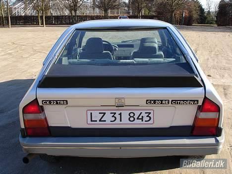 Citroën CX 22 TRS (afhændet) - Ja, meget mystisk, der er så TO forskellige skilte med modelbetegnelser, men det ER altså en 22TRS! billede 5