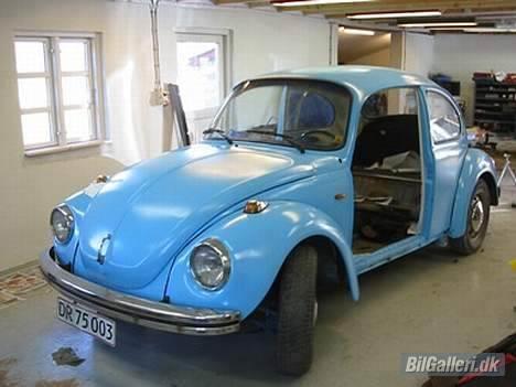 VW 1303 --Solgt-- - Og der samles billede 8