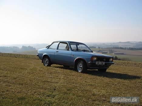 Opel Kadett C 1.2s - Solgt - Et godt billede med de nyvasket org fælge. billede 6