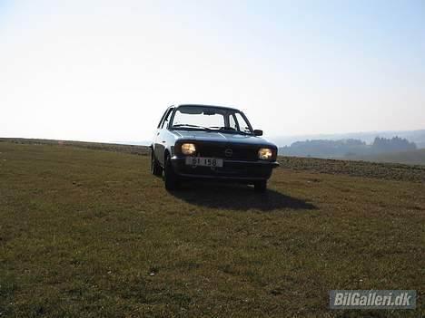 Opel Kadett C 1.2s - Solgt - Kan ikke finde ud af om der mangler et sæt hvide blinklys ?  billede 7