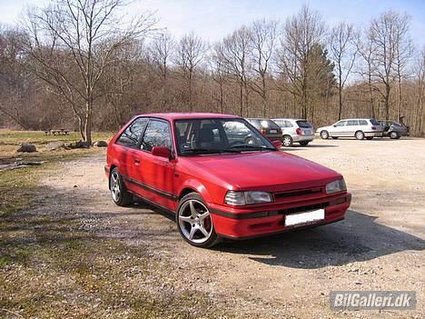 Mazda 323 GTX 2wd *Solgt* billede 7