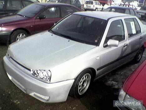 VW vento 1,8 gl solgt billede 4