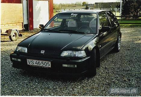 Honda civic 1,5i 16v SOLGT billede 2