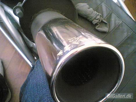 Opel Corsa (solgt) - Min nye udstødning... taget med mobilen... bedre billede skulle komme en af dagene billede 7