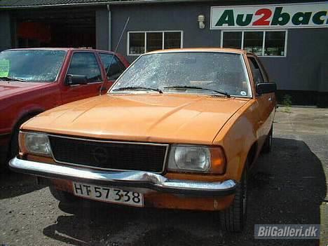 Opel Miss Ascona B - Sådan så hun ud da jeg købte hende den 9-9-2004.. billede 2