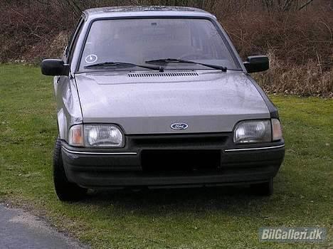 Ford Escort mk4(Dræbt ved syn) - Tja det siger sig selv. Der kommer en anden front på her på et tidspunkt. billede 3