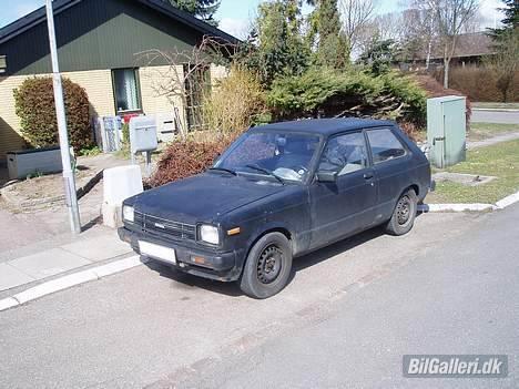 Toyota Starlet 320i - Den står sku stramt ;-) billede 1