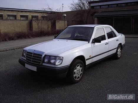 Mercedes Benz W124 200D billede 6