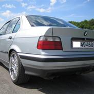BMW 325i