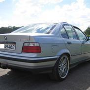 BMW 325i