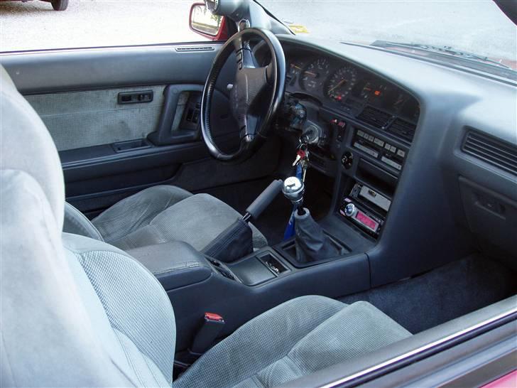 Toyota Supra Mk 3 Turbo - Kønt er det ikke, men det virker (bemærk MS monteret over radio) billede 11