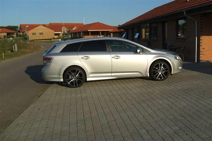 Toyota Avensis 1,8 STW T2 SOLGT billede 4