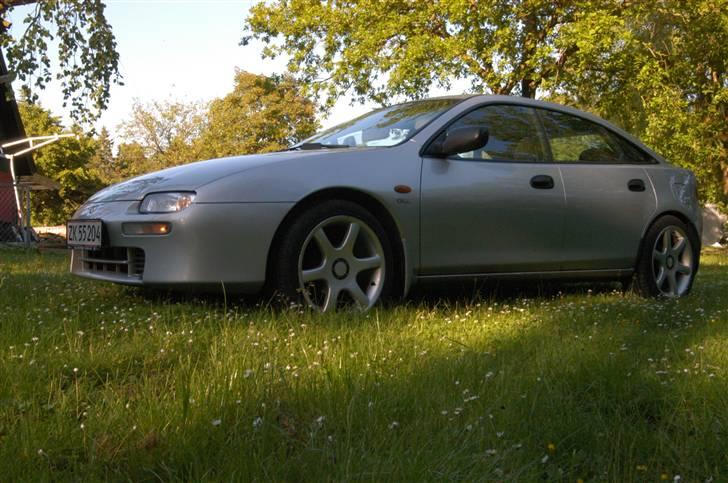 Mazda  323 F**SOLGT** billede 1
