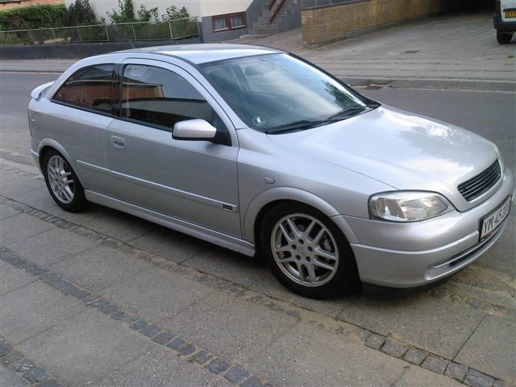 Opel Astra 2.0 16v Sport billede 1