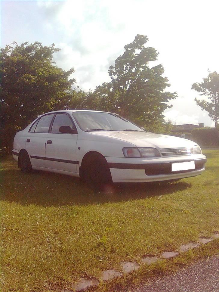 Toyota Carina E *SOLGT* - Jaaa efter lidt ændringer.. Men uden Toning eller Alu og med gammel undervogn billede 2
