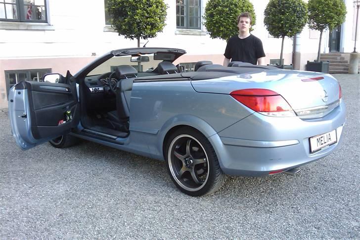 Opel Astra TwinTop - Indbydende : Hop ind og mærk de 200 HK ! billede 7