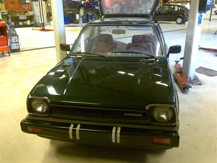 Honda civic 1,3 3d "solgt" - lærlingen der købte den har fået den malet billede 11