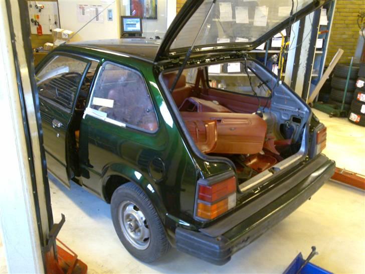 Honda civic 1,3 3d "solgt" - lærlingen der købte den har fået den malet billede 13