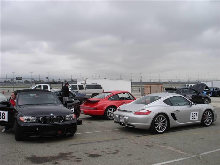 BMW 135i Cabriolet - Numrene på bilerne er valgt efter deres typenumre. 88 for min E88´er. Den lille røde brik som ses nede i midterste luftindtag er transponderen til tidstagning billede 6