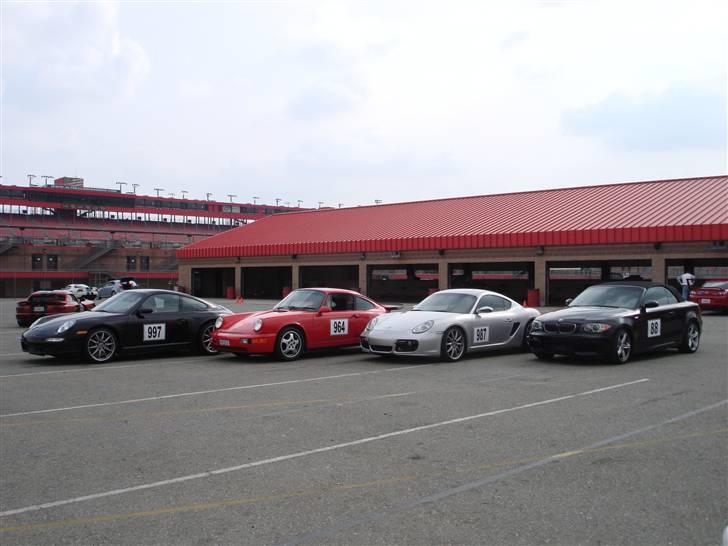 BMW 135i Cabriolet - Darrens 2007 911 C4S, Peters 1993 Carrera RS America, Lawrence 2006 Cayman S (ultra sænket) og min 135i billede 7