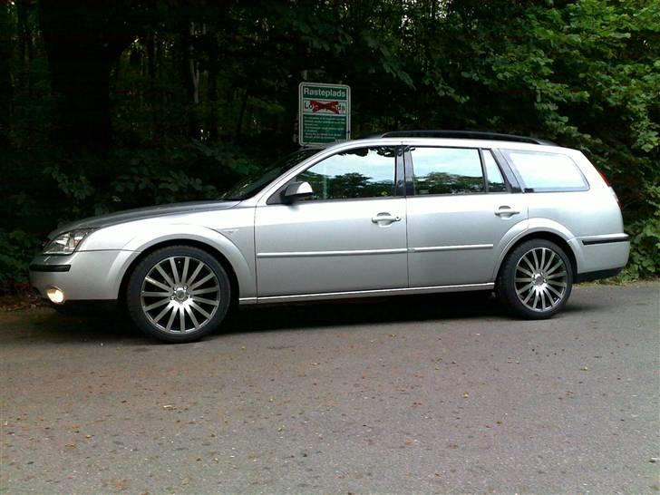 Ford Mondeo Trend - havde lige fået bilen og landet på camping billede 1