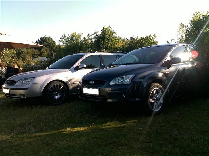 Ford Mondeo Trend - holder ved siden af den gamles Ford Focus billede 13