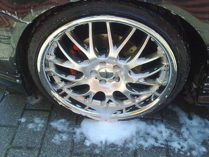 Audi A3 1,8T - Solgt - De nye fælge vaskes :) Og sportsskiverne bagved med røde kalibere billede 9