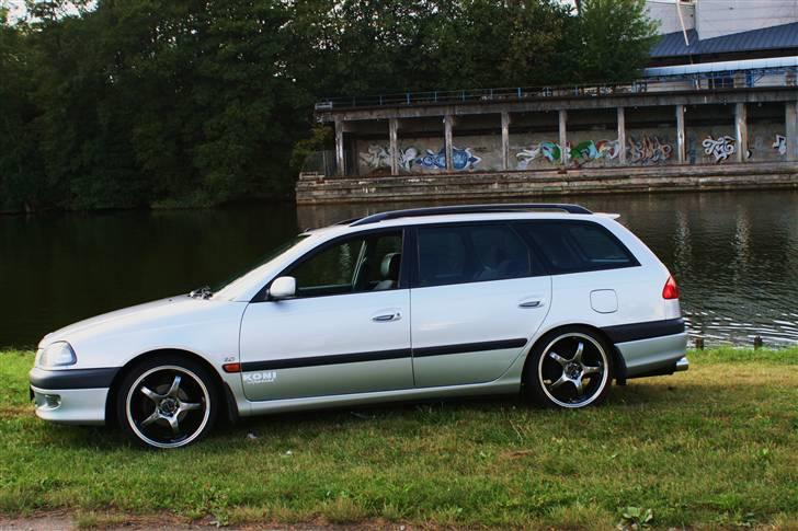 Toyota avensis st,car sol model billede 1