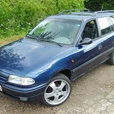 Opel Astra F stc 1,6i *Solgt*