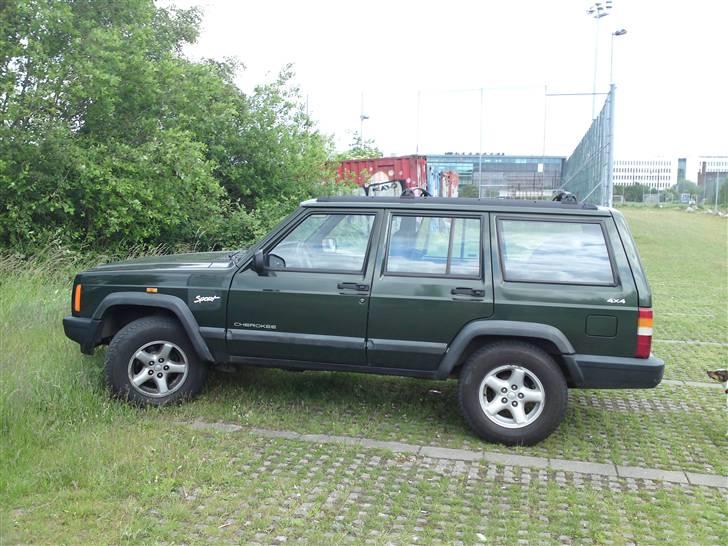Jeep cherokee sport SOLGT billede 5
