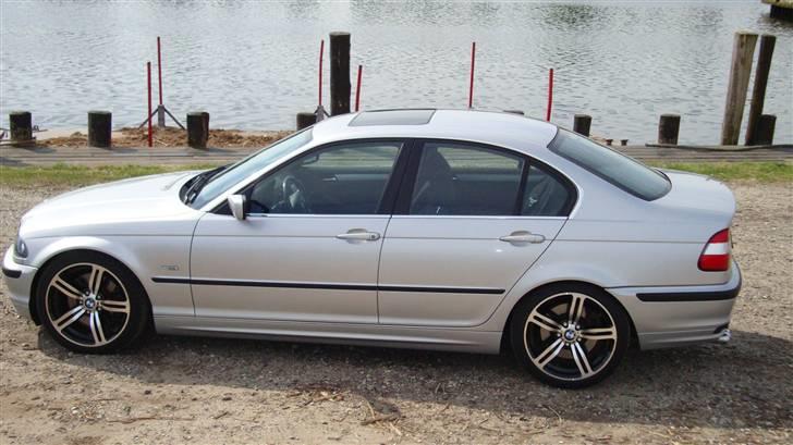 BMW 330i solgt billede 5