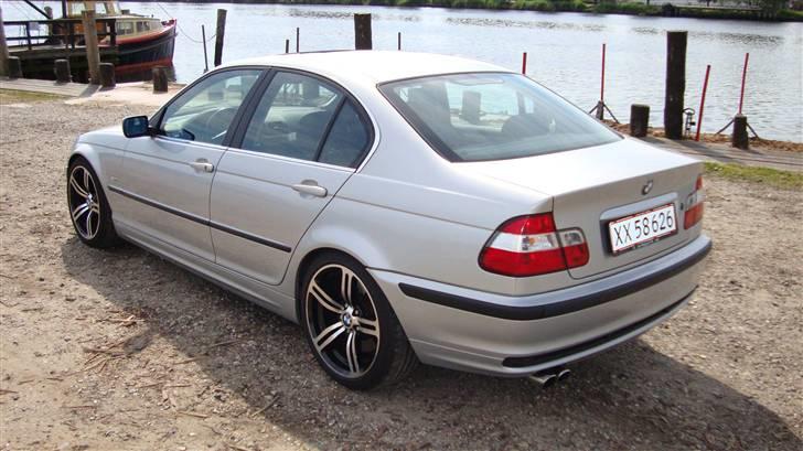 BMW 330i solgt billede 6